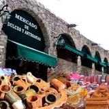 Mercado de Dulces y Artesanías