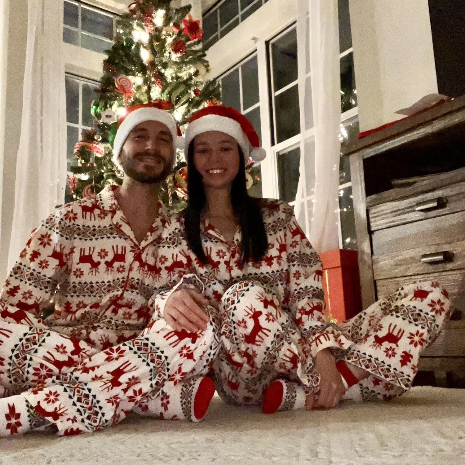 Our first Christmas together, Caroline poured her heart into creating a magical dΓ©cor and an unforgettable dinner ππ