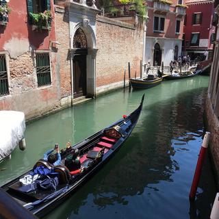 Private Gondola Ride & Romantic Venetian Savors for 2 - Venice