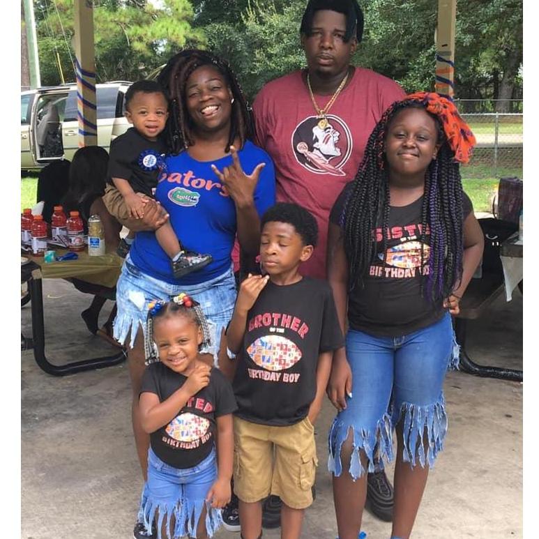 FAMILY
A household divided...
Who side u on FLA GATOR or FL SEMINOLES