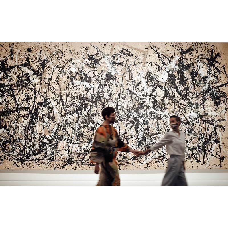 COVID art museum photo shoot, 2021