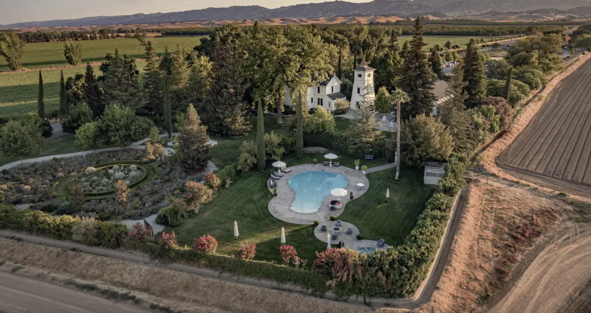 The Wedding Website of Emily Yousef and Sean Cardenas