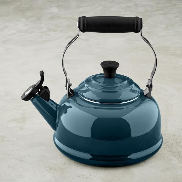 Le Creuset Classic Tea Kettle