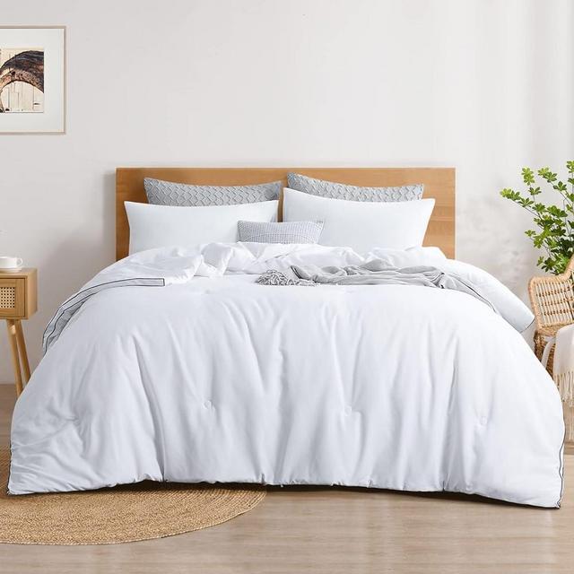 RUIKASI Fluffy Duvet Insert Cal King - Lightweight Cooling Bedding Comforter Cal King Size White, Soft Down Alternative Medium Warm Duvet Hotel with Corner Tabs, 102x96, Machine Washable