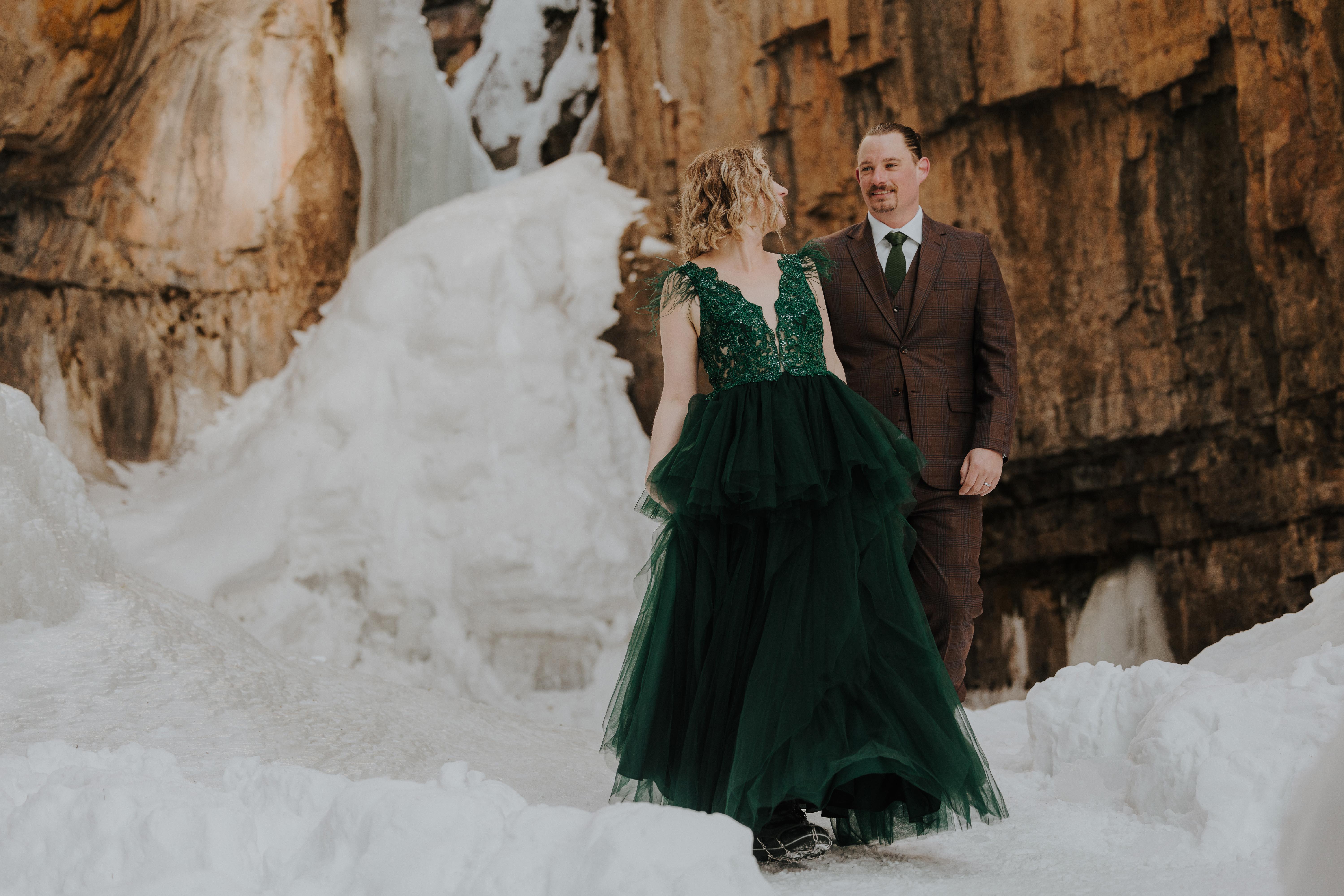 The Wedding Website of Necole Baer and Justin Schulenburg