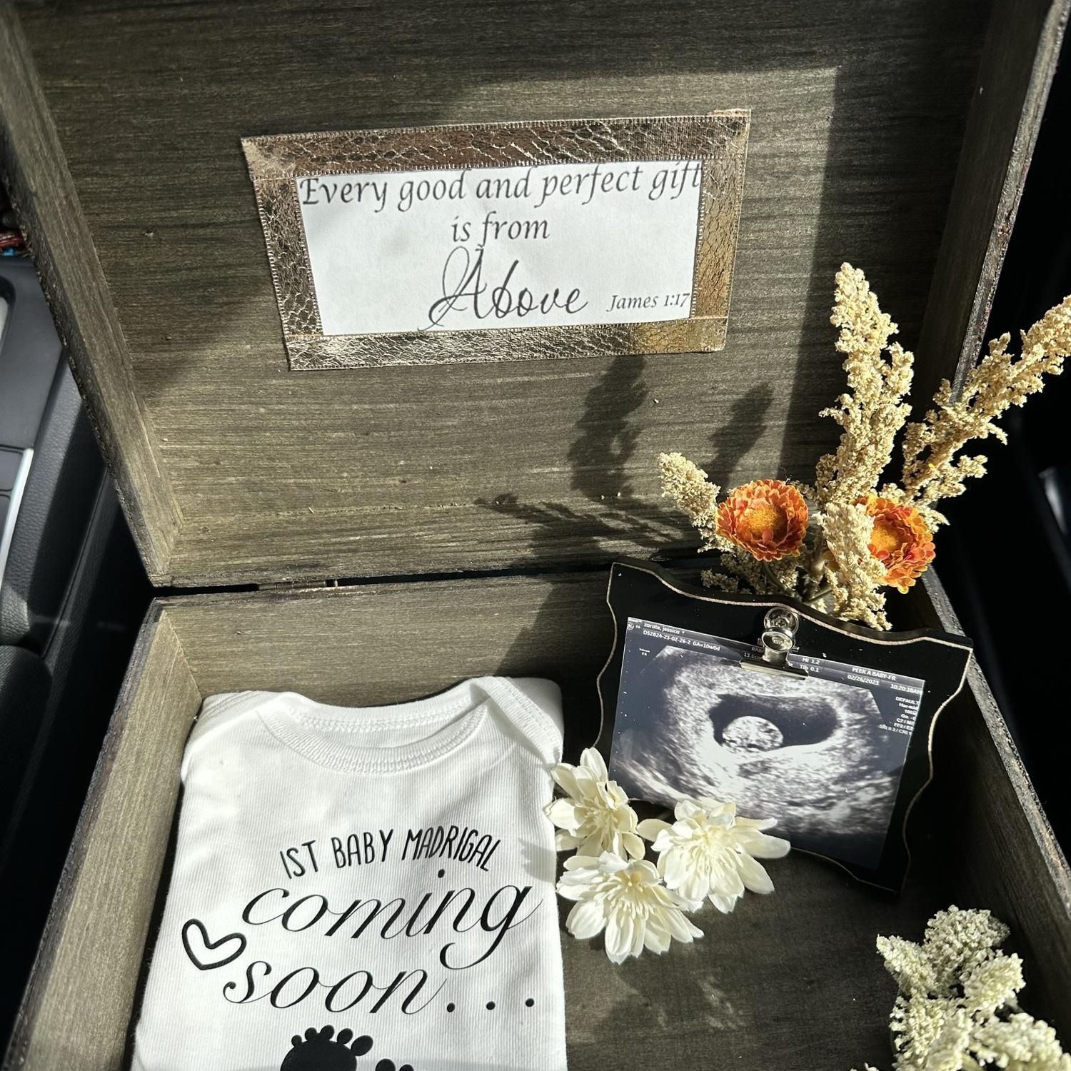 Announcing that we were pregnant with our Kiarra❤️