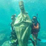 Virgen bajo el agua