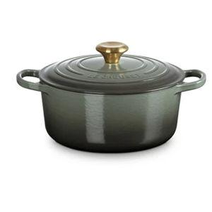 Signature Round Dutch Oven 4.5 quart - Color: Thyme