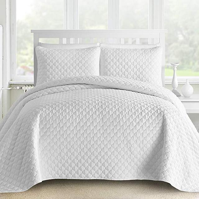 Comfy Bedding 3-Piece Bedspread Coverlet Set Oversized and Prewashed Lantern Ogee Quilted, Cal King, White