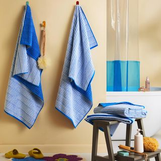 Play Reversible Terry Bright Bath Towel, Set of 4