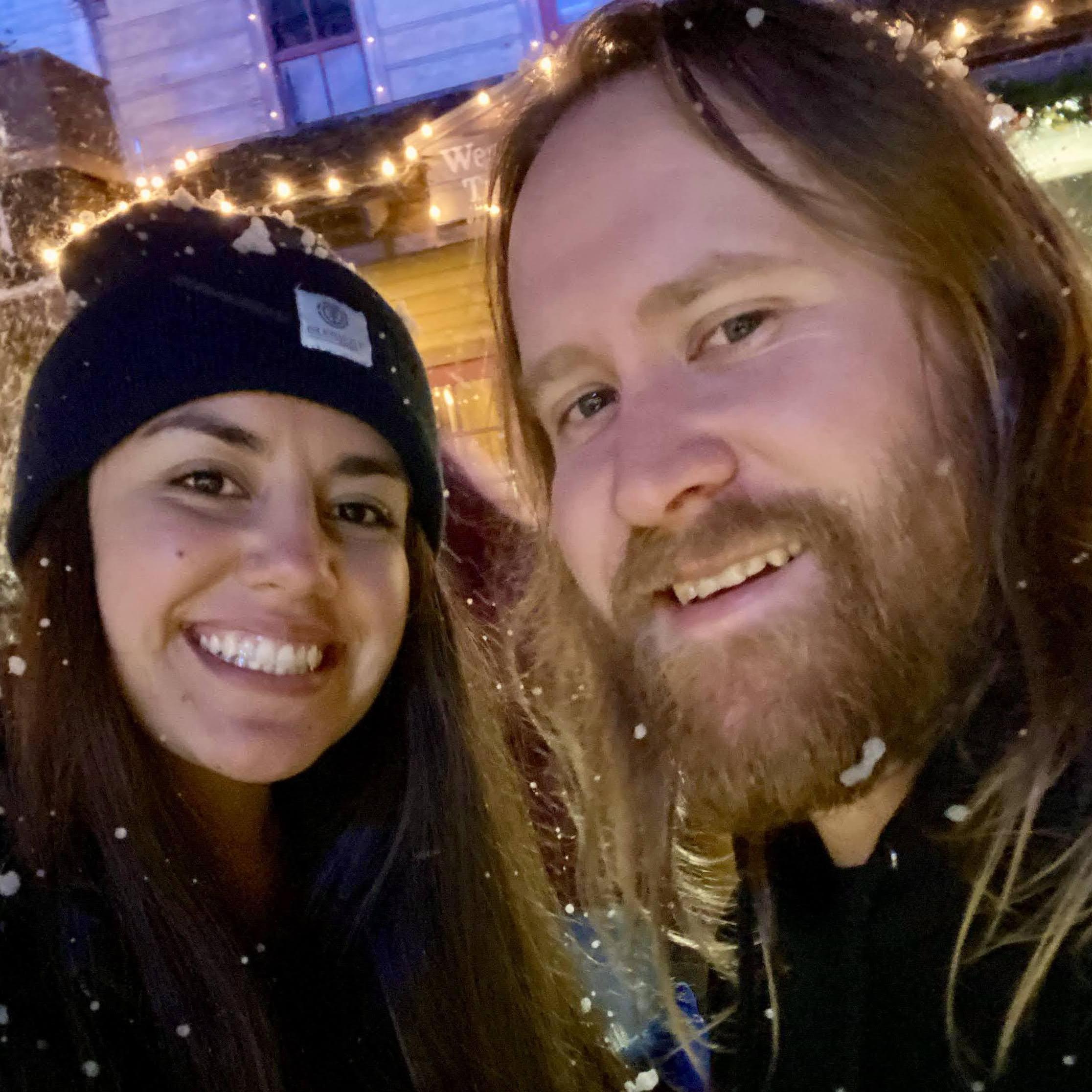 It started snowing at Knott's Merry Farm!
