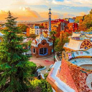 Honemoon - Gaudi Architecture Tours