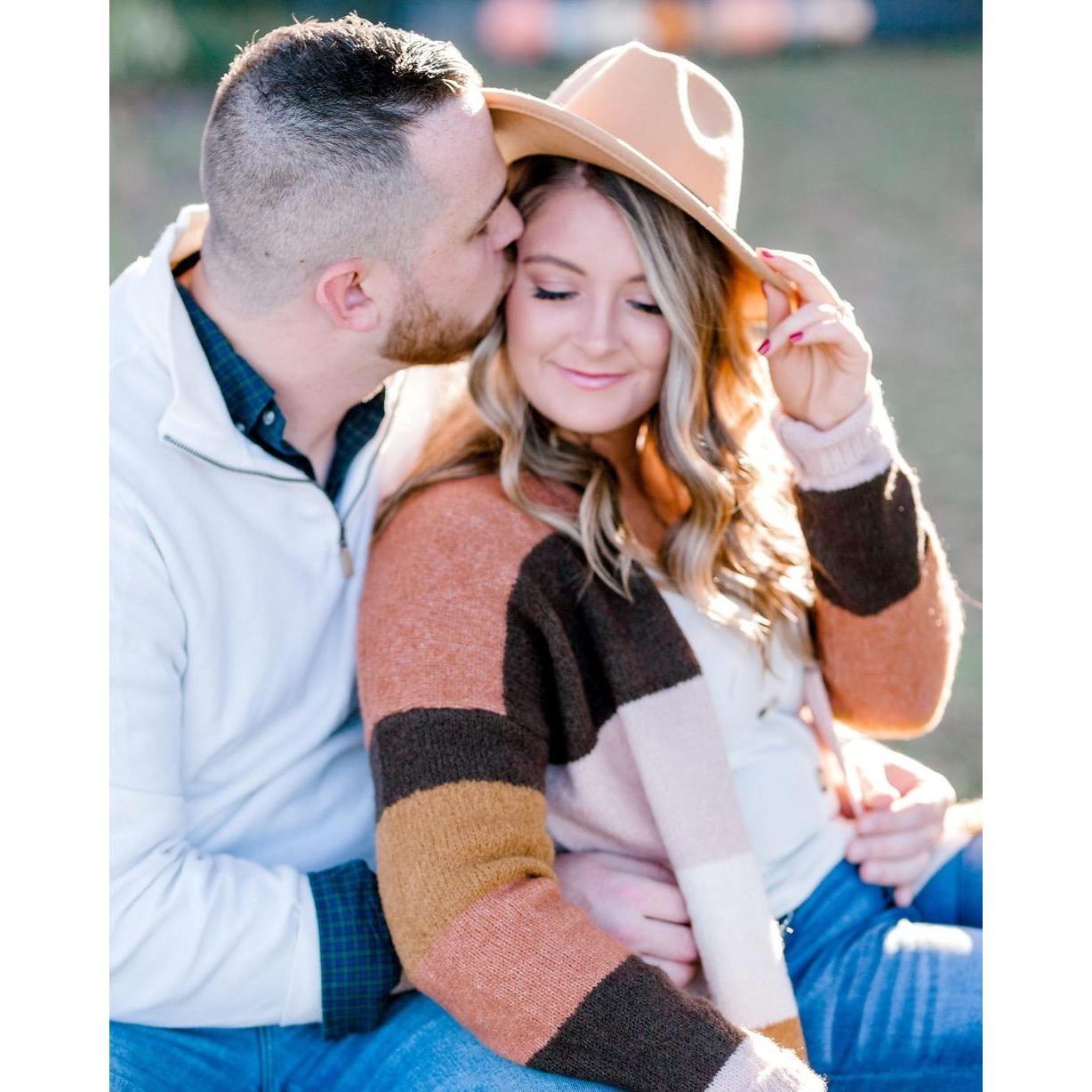 Engagement picture by Ameroy Photography