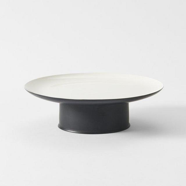 Black Cake Stand