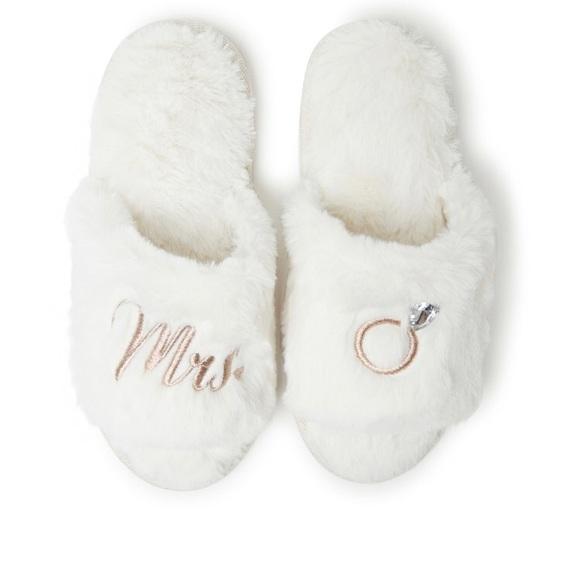 “Mrs.” Ring Bridal Slide SlippersNWT/NEW