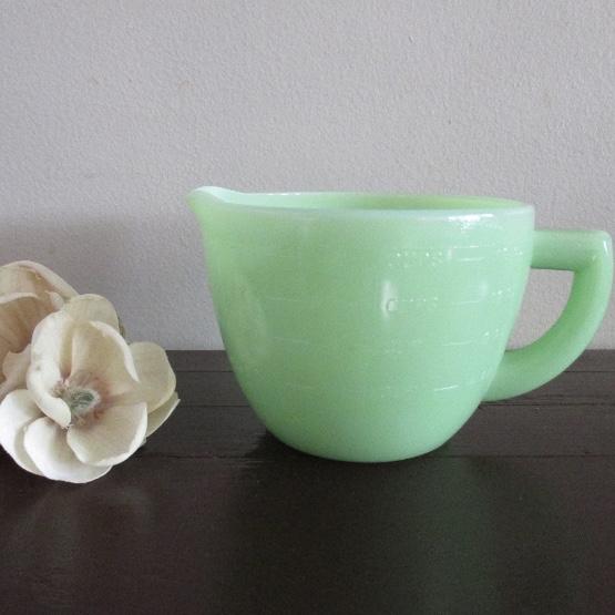 Vintage 1940’s McKee Jadeite 2-Cup Measuring Glass