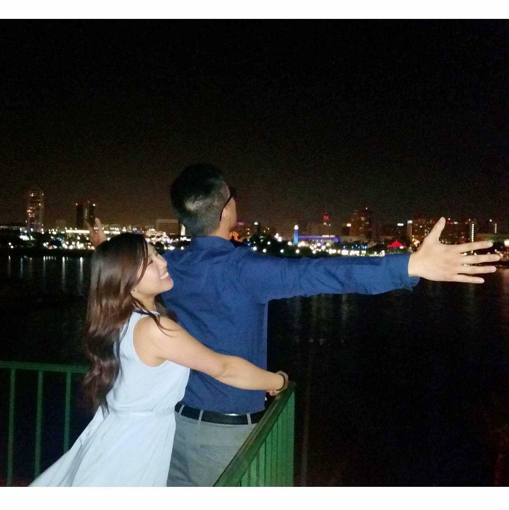 Tina asked Michael if he would do a reverse titanic pose with her. He replied without skipping a beat: certainly! Legend says even Jack shed a happy tear for them from the bottom of the ocean.
