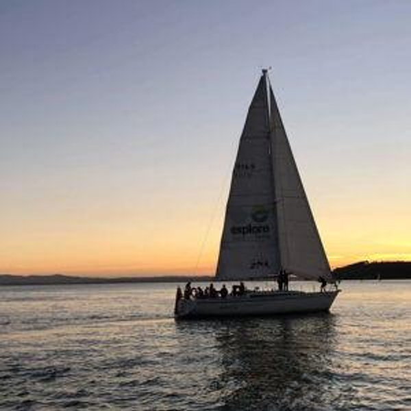 Honeymoon - Dinner Boat Cruise in Auckland