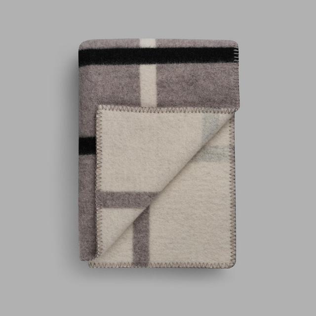 Roros Tweed Roros Tweed Knut Norwegian Wool Blanket, Dove Grey - 53" x 79"