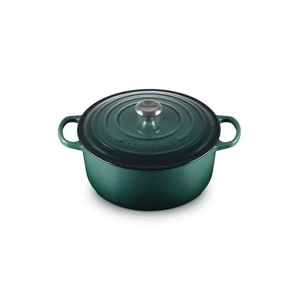 Signature Round Dutch Oven