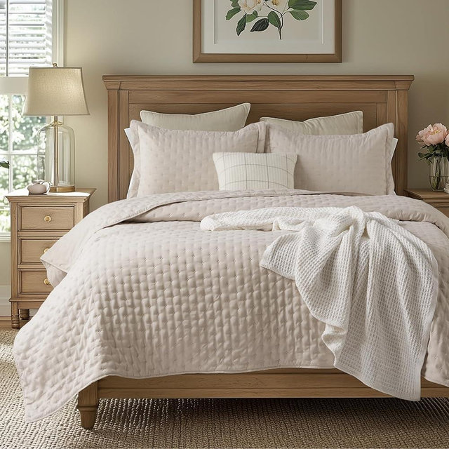 Bedsure Twin Quilt - Ultra Soft Twin XL Quilt Bedding for Modern Farmhouse Bedroom Decor, Lightweight All-Season Comforter, Natural Bedspread Coverlet 68x86 Inch