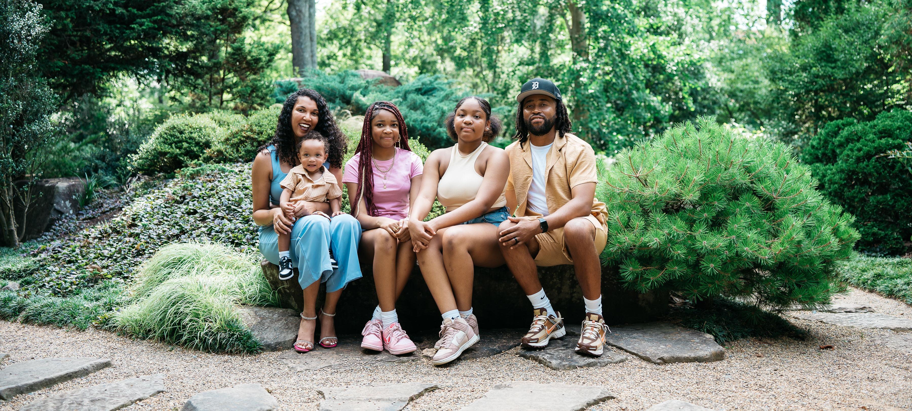 The Wedding Website of Angela Robinson and Darius Robinson