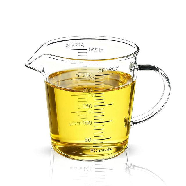 BCnmviku Glass Measuring Cups High Borosilicate [Insulated Handle | V-Shaped Spout]For Prepping Baking and Cooking Preheated Oven Dishwasher Freezer and Microwave Safe (250ml)
