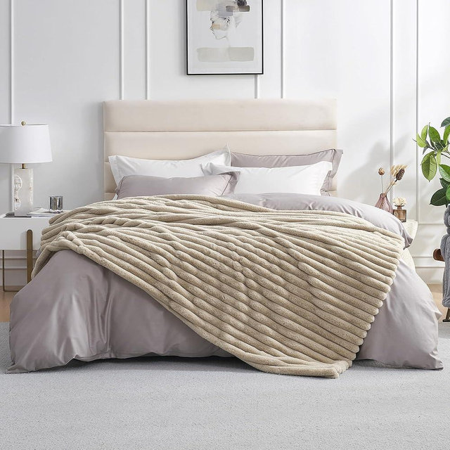 Amélie Home Faux Fur Throw Blanket for Couch, Rabbit Fur Warm Luxurious Soft Striped Cozy Fluffy Plush Gift Blankets for Family Sofa Chair Bed Living Room,Beige,60 x 80 inch