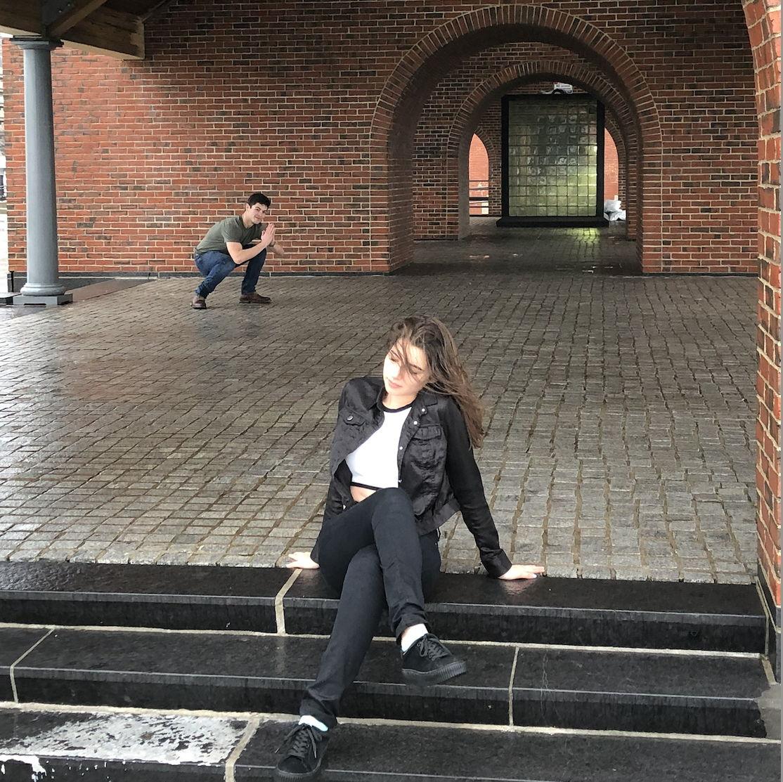 Goofy Nick photobombing Miranda while they were still just friends
