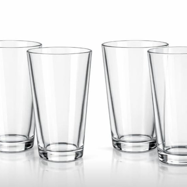 Pint Beer Glasses Set of 4 – 16 oz Tall Clear Drinking Glasses and All Purpose Tumblers – Heavy Base Cocktail, Water, Juice Glass – Pub Style Design For Home Dining, Bars, and Parties