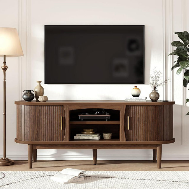 Decofy Mid Century TV Stand for TVs up to 65 Inches, Entertainment Center with Storage, Power Outlet, Fluted Sliding Doors & Adjustable Shelves, Modern Media TV Console Table for Living Room (Walnut)
