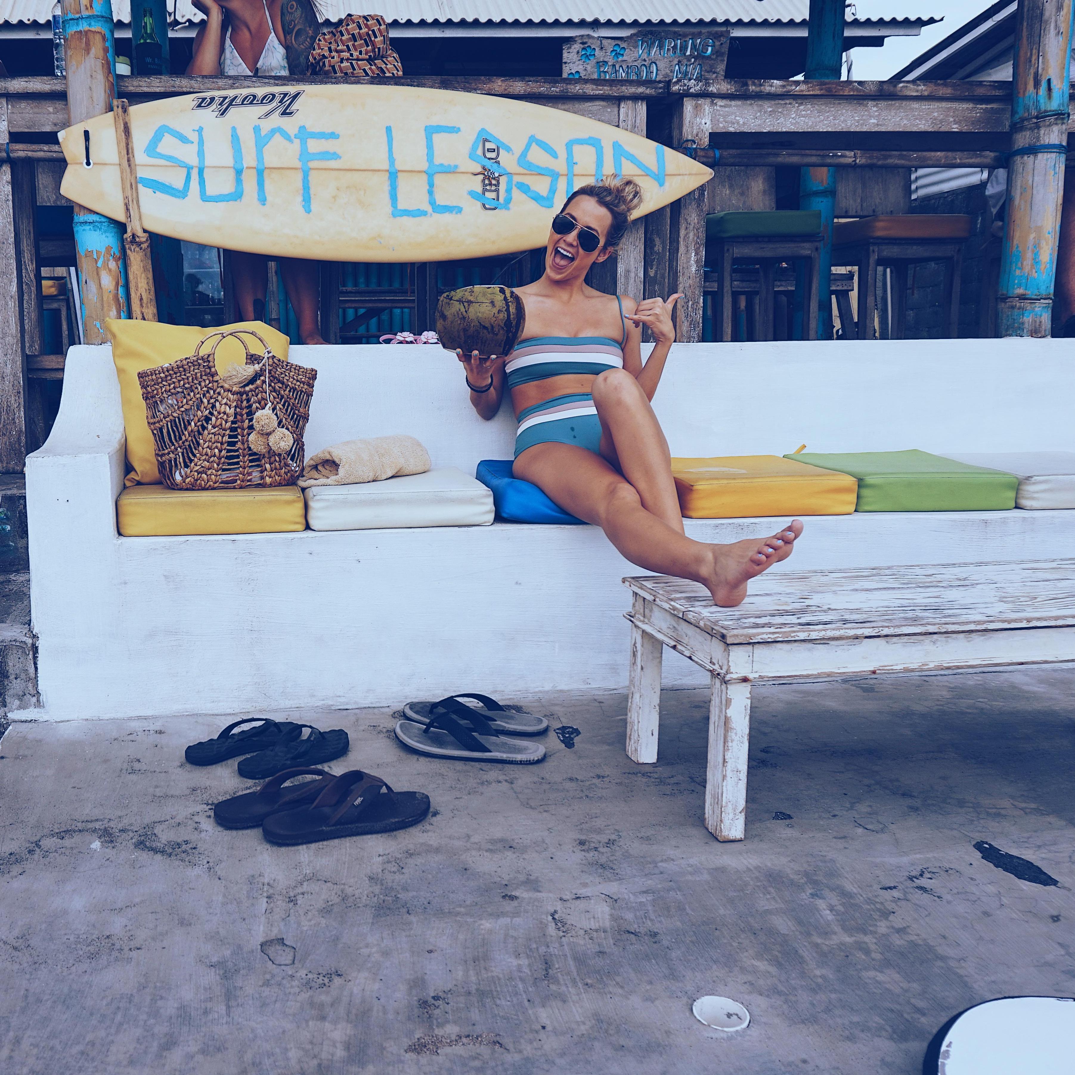 CANGGU | Best thing to do, watch the surfers, take surf lessons, drink fresh coconut water, eat fresh acai bowls, and enjoy a BINTANG!