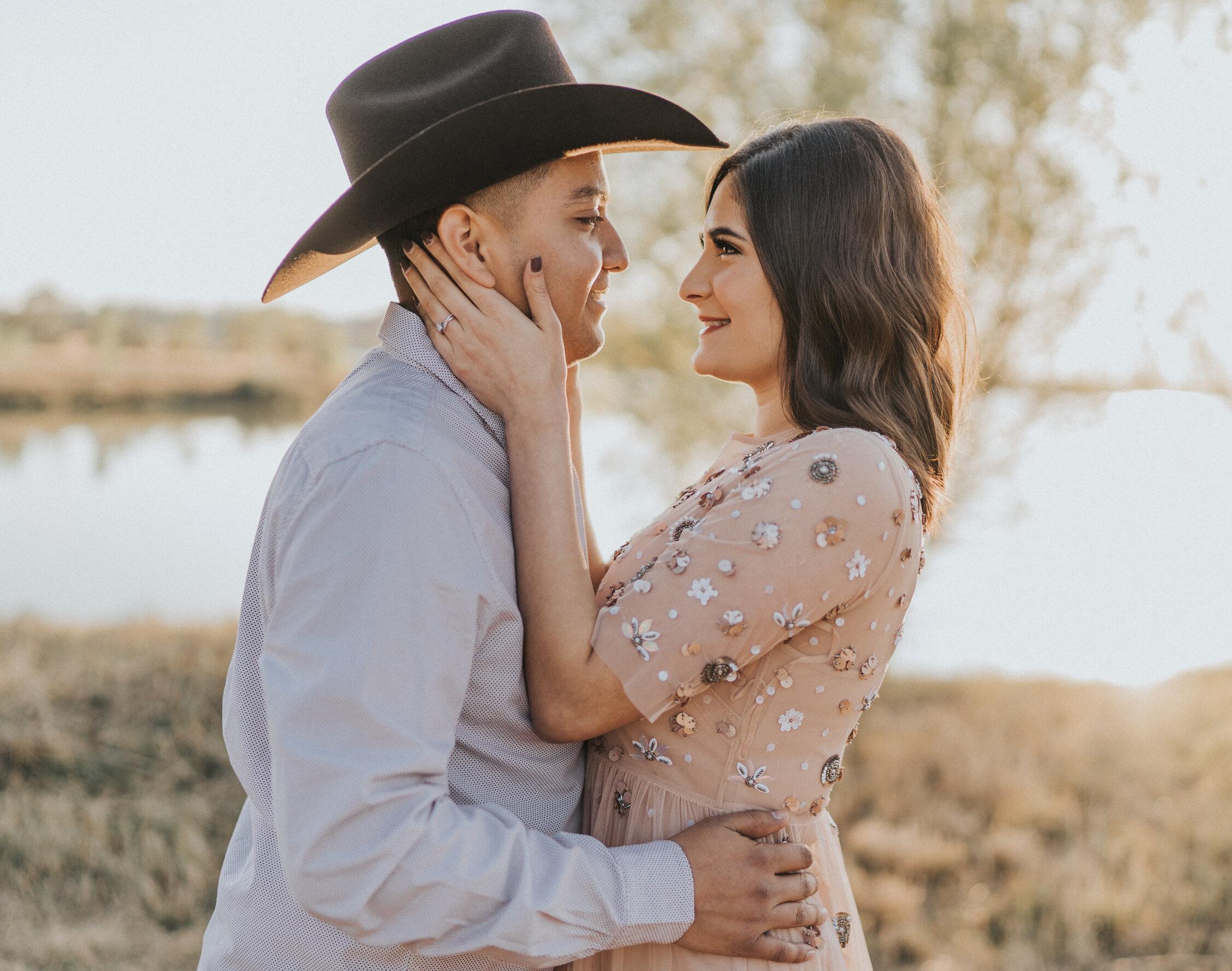 The Wedding Website of Ana Karen Mendoza and Alexandro Baez