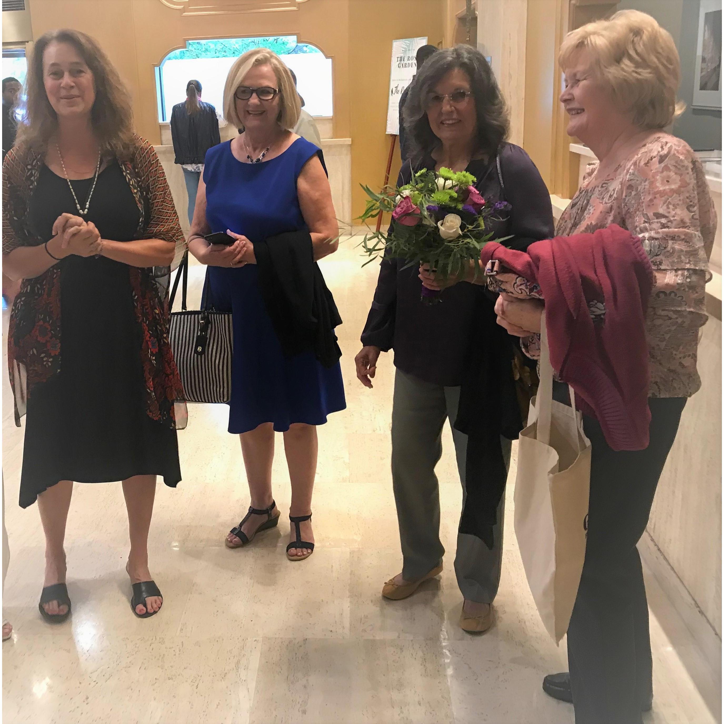 Kerrin, Debra, Molly, Patsy
At the Park Lane Hotel Lobby