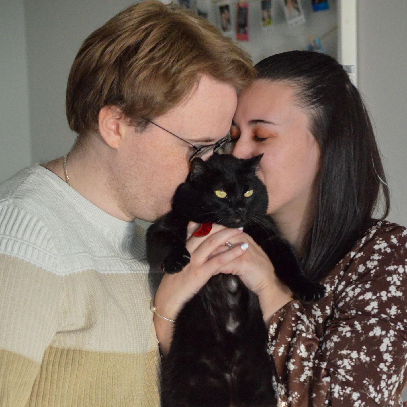 Thank you to Dee for these wonderful engagement photos! Go check out more of her work at @betweenthemomentsphotography on socials or https://betweenthemomentsphotography.pixieset.com