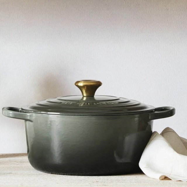 Signature Round Dutch Oven- Thyme 4QT