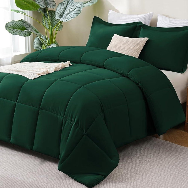 CozyLux Full Size Comforter Sets - Emerald Green Comforter Full Size, 3 Pieces Box Stitched Bed Set for All Seasons, Soft Lightweight Bedding Sets with 1 Down Alternative Comforter and 2 Pillow Shams