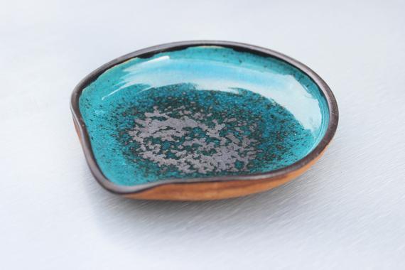 Turquoise And Black Spoon Rest, Pottery Ceramic Blue Ladle Rest, Ocean Green with Black Dots Kitchen Spoon Holder, Small Plate Spoonrest