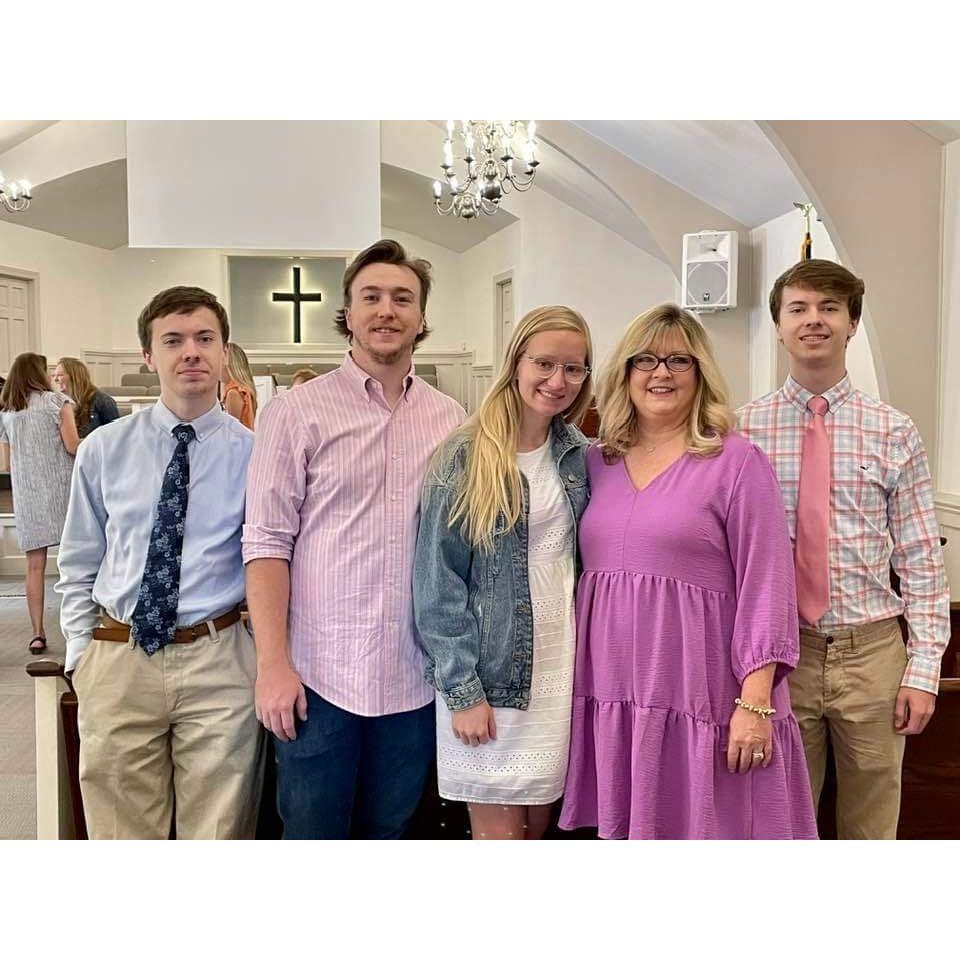 5/14/23- Landon and Hannah with Landon's family in South Carolina on Mother's Day!