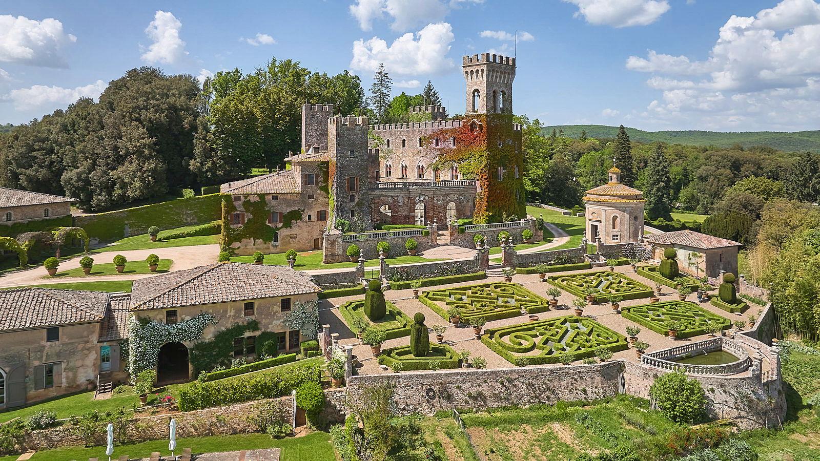 The Wedding Website of Victoria Eve Capdeville and Christian MacNeil Melhuish