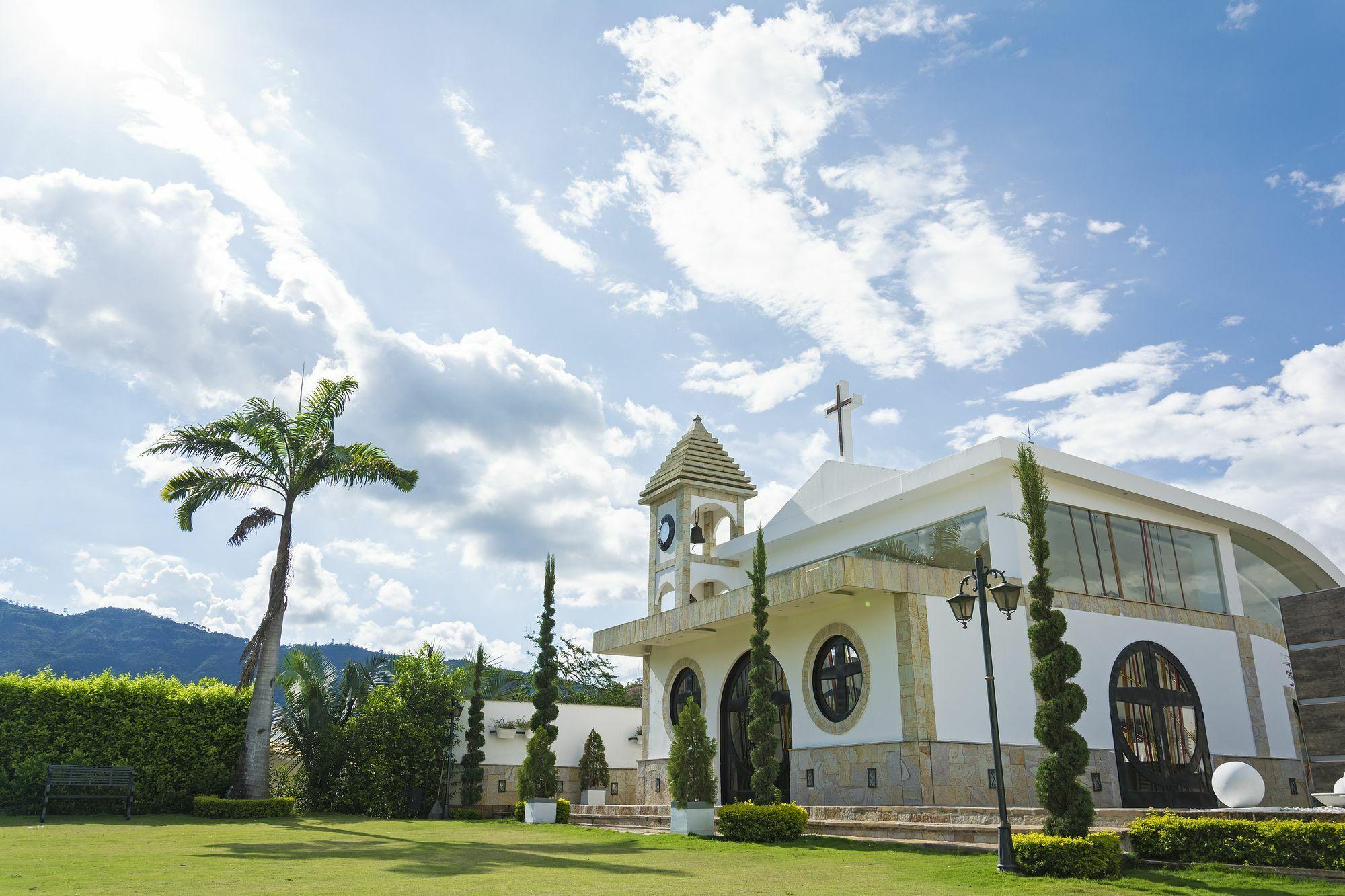 The Wedding Website of Laura Ballesteros and Manuel Cuevas