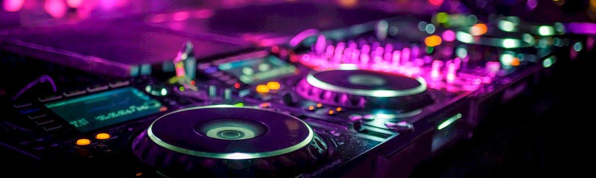 The Wedding Website of Xanta Diamond and Bradley Perkins