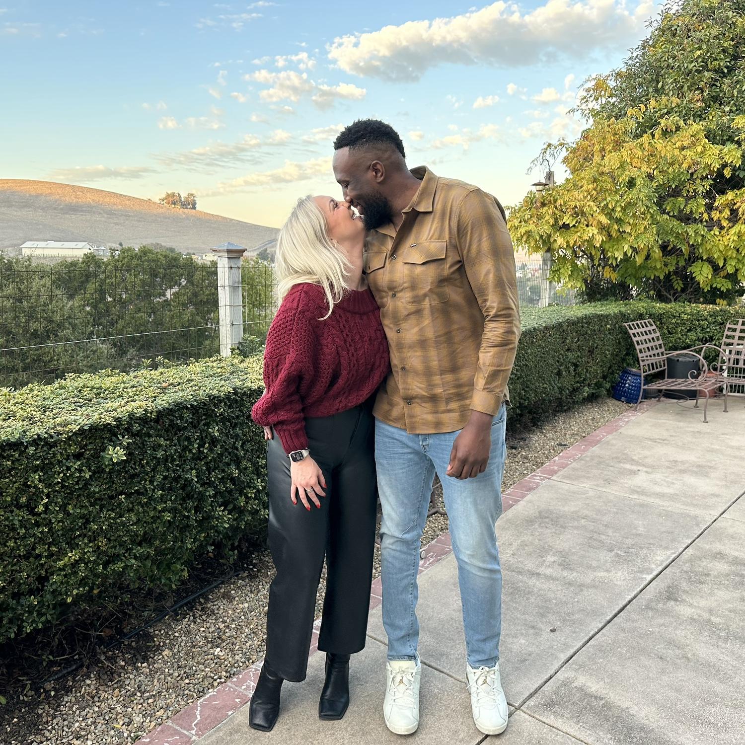 <3