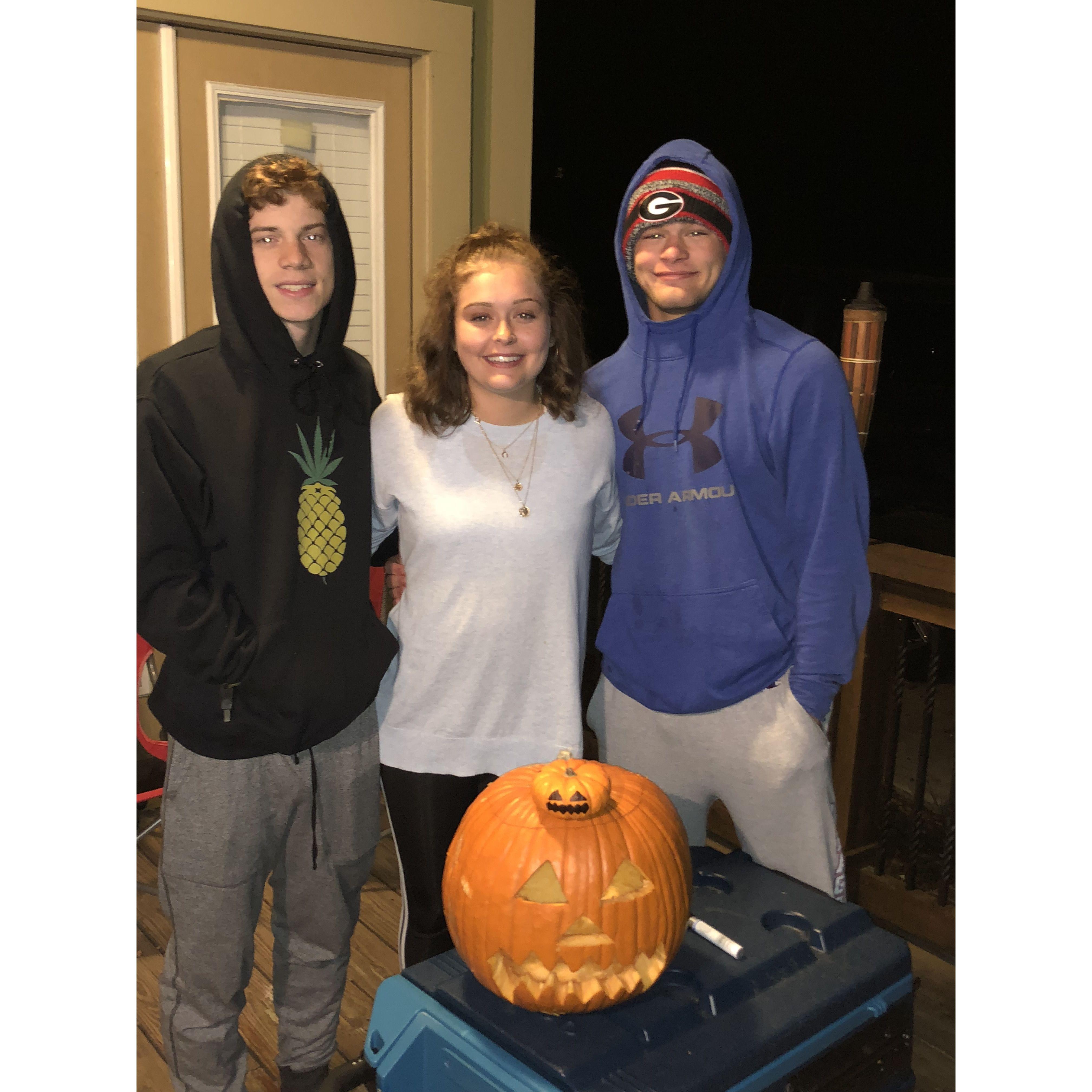 We luv Halloween