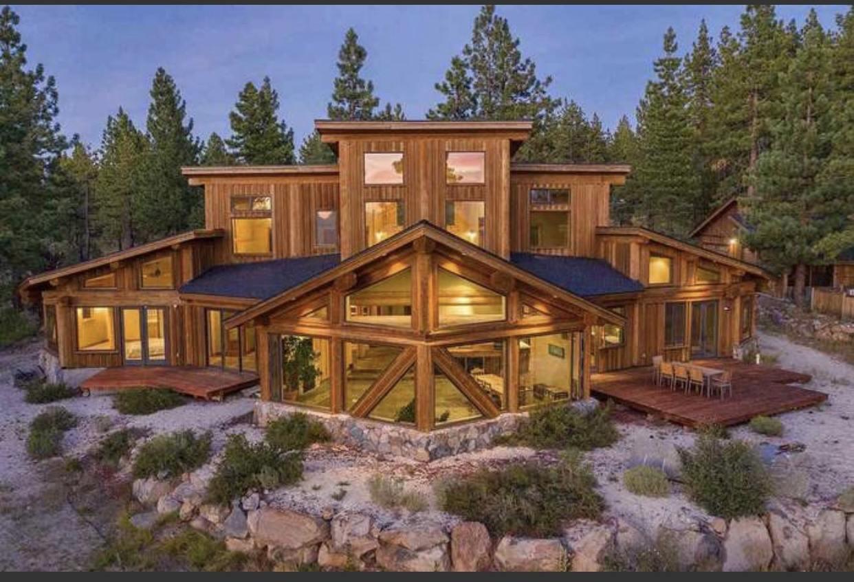 The Wedding Website of Rebecca Ransom and Lucas Youngblood