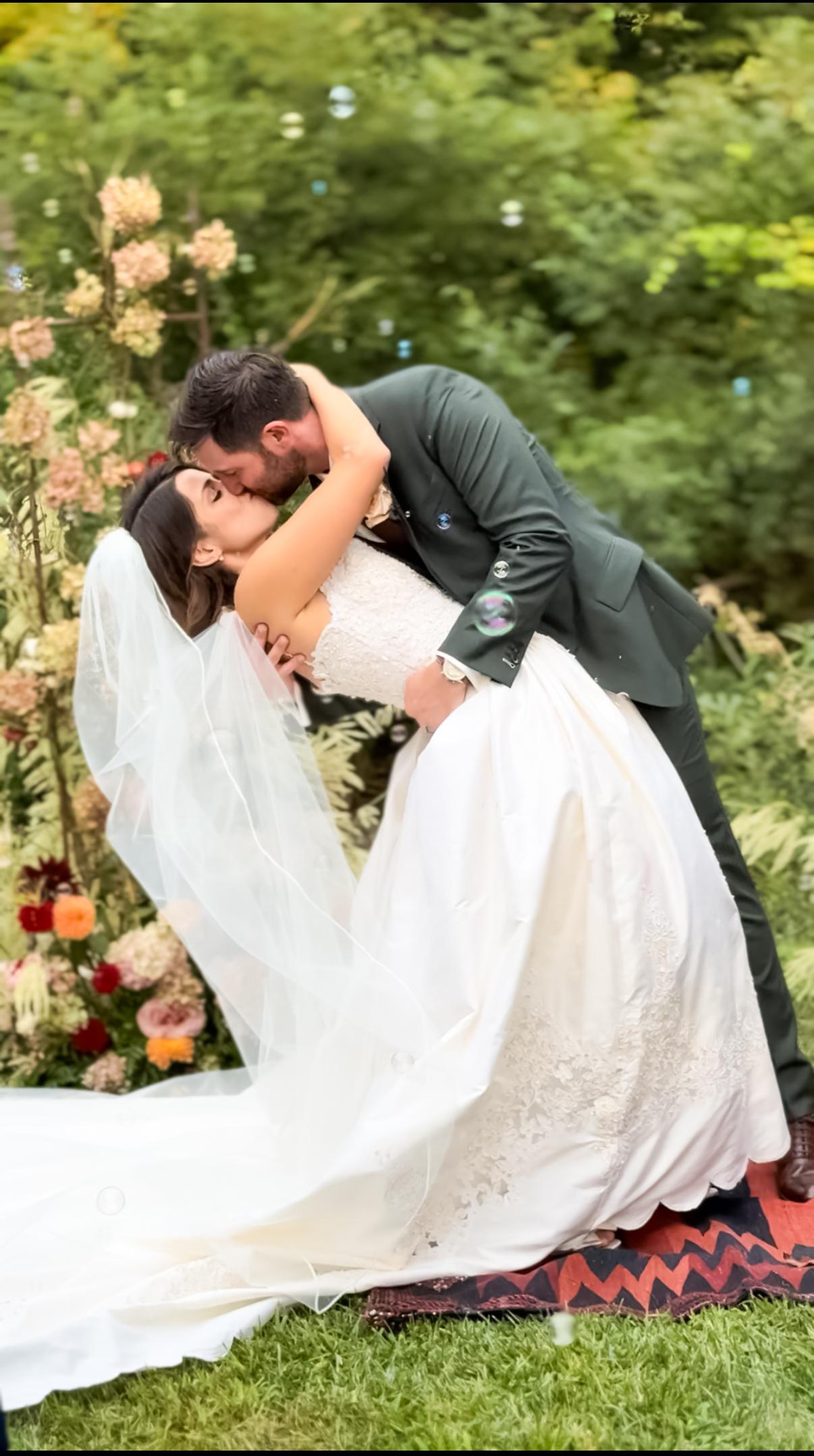 The Wedding Website of Erica Fagundes and Mark Hummel