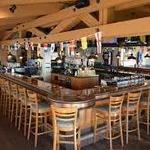 The Lookout Bar & Eatery @ Lake Lawn Resort