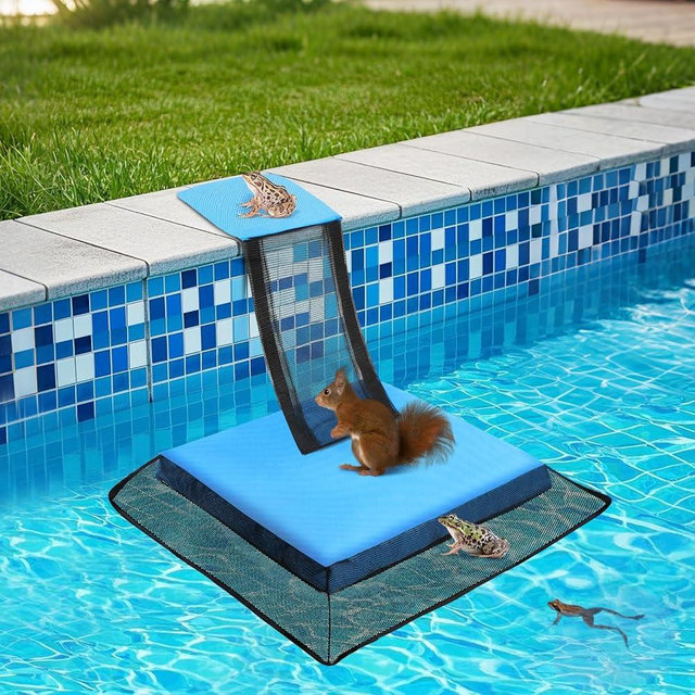 Weallere Animal Saving Escape Ramp, Animals Saver for Swimming Pool Critter, Rescue for Toads, Lizards, Ducks, Snakes, Chipmunk, Mice, Blue