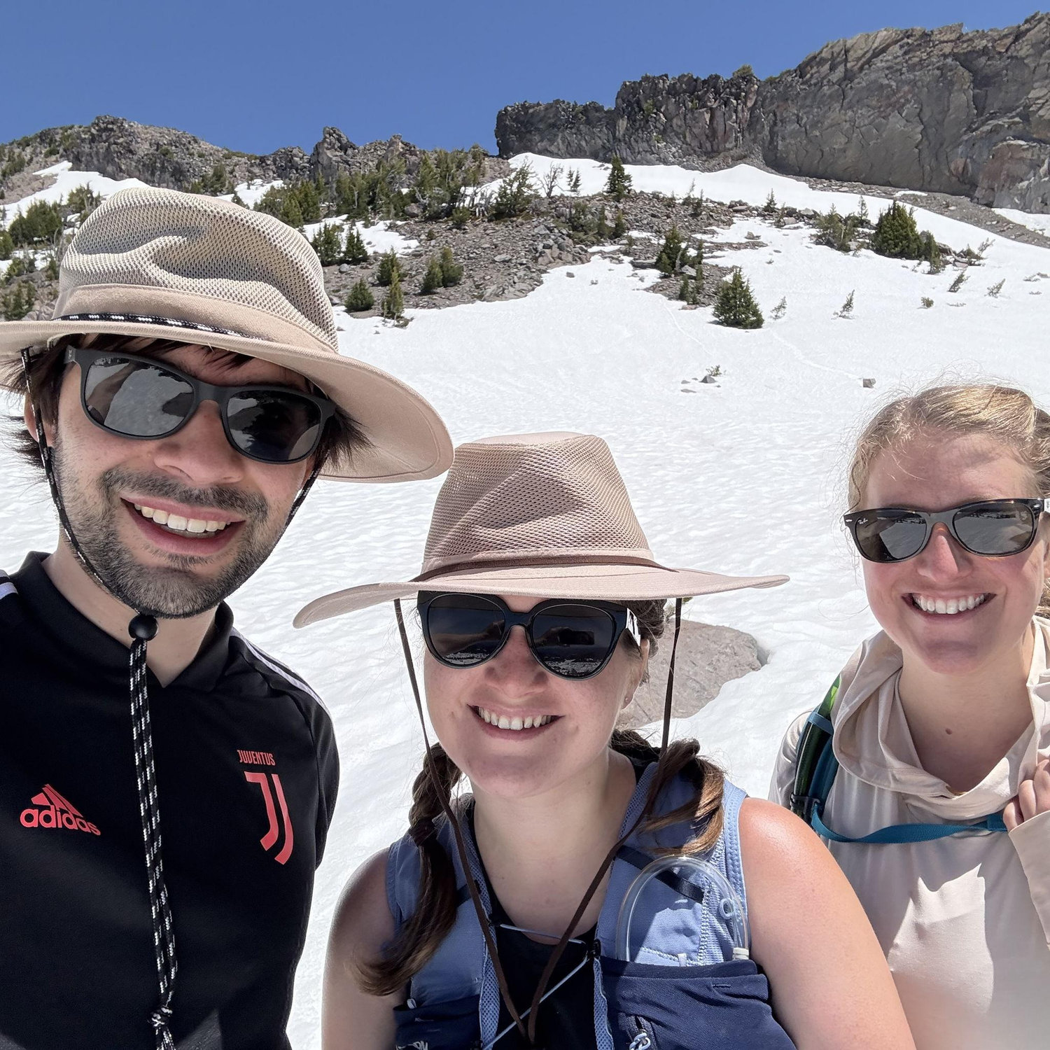 Hiking the South Sister 🏔️  with Sarah (Maid of Honor)