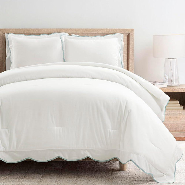 Lush Decor Coastal Chic Scallop Edge Comforter Set Blue/White 3 Piece Set Full/Queen - Soft Elegant Affordable Luxury Bedding Set